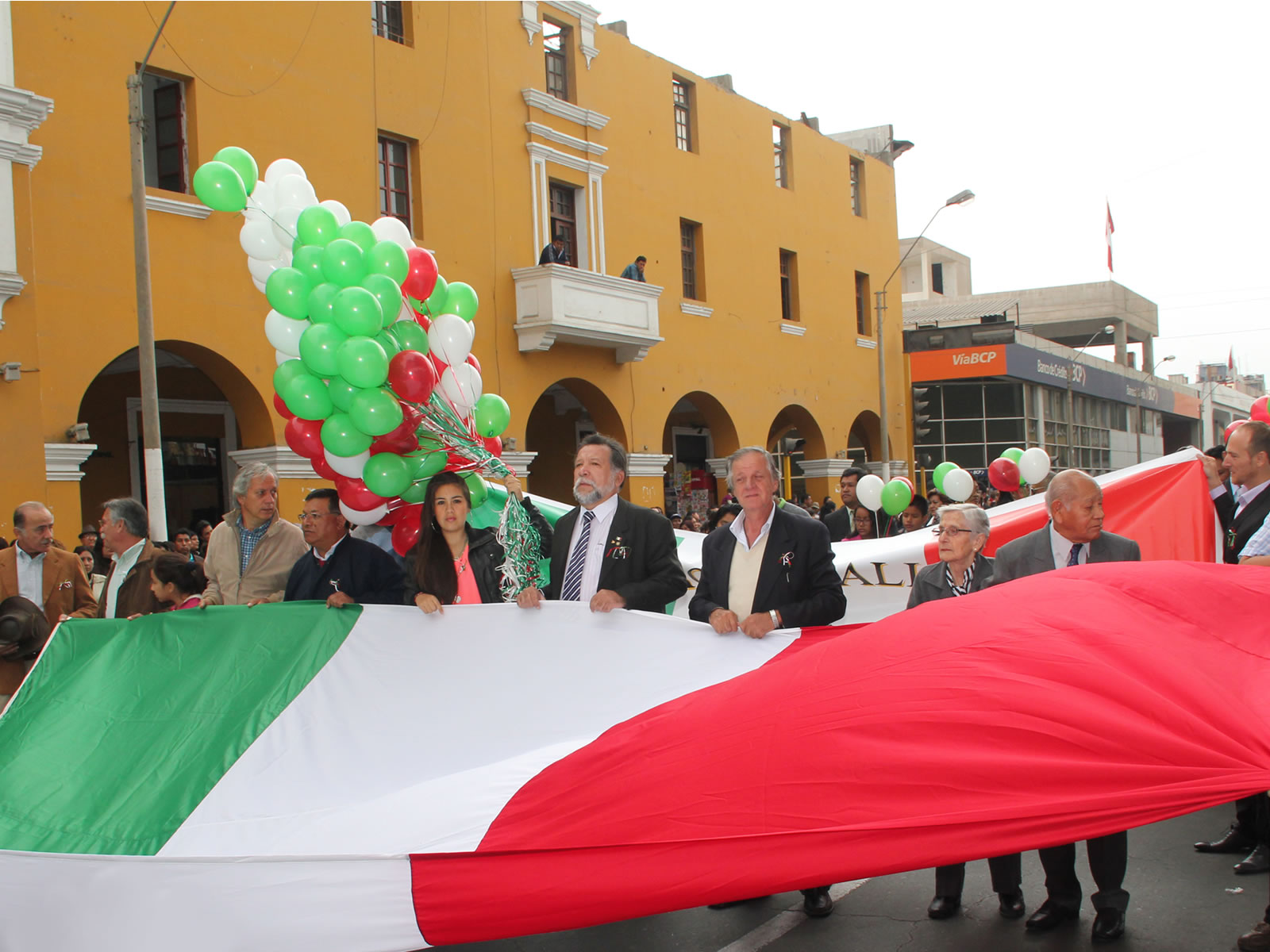 Fotos del día de la fiesta de la República Italiana en Ica Perú