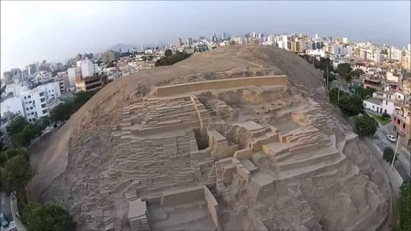 HUACA PUCLLANA